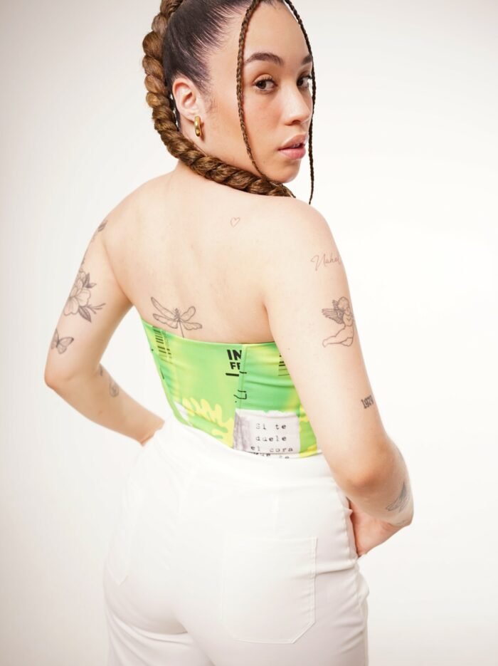 Corset jane belixe desde una vista trasera en talla personalizada