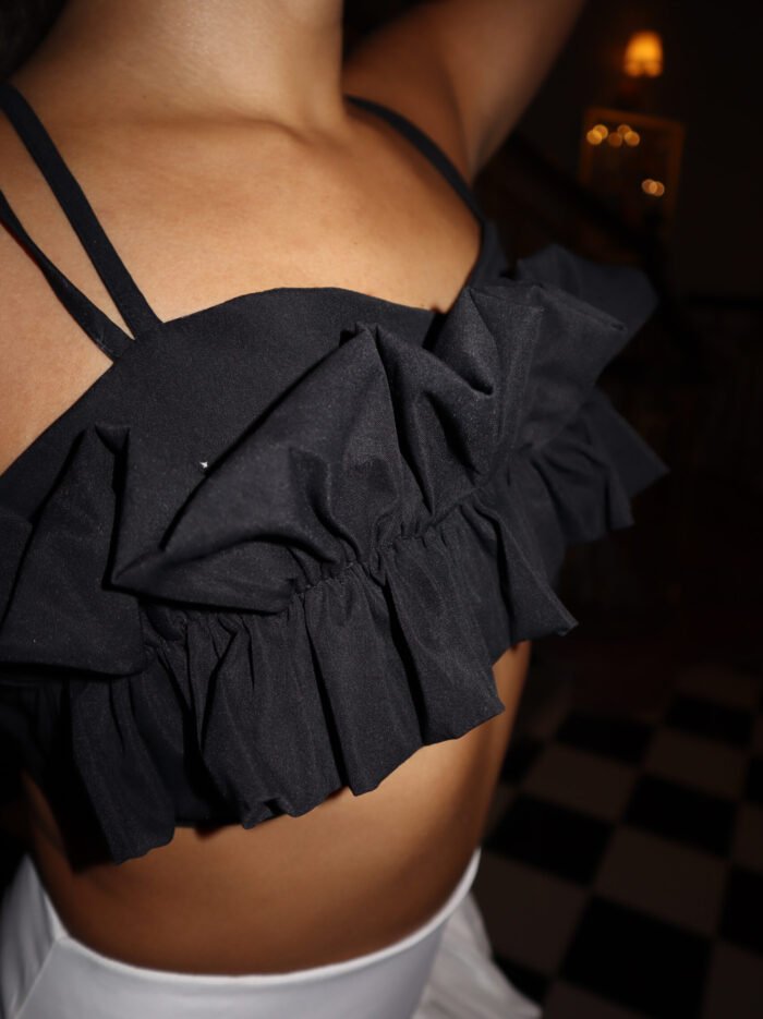 Top Matisse Negro Foto Cercana